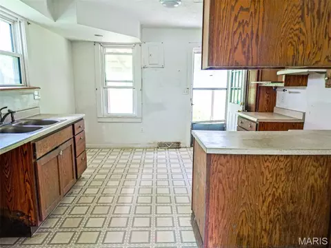 Kitchen - 1113 Hess Ave, Rolla, MO 65401 photo 2 of 2