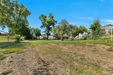 Exterior - 400 Coventry Ln, Manchester, MO 63021 photo 12 of 12