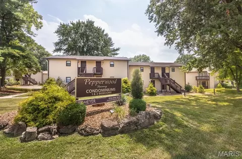 18 Pepperwood Ct, Glen Carbon, IL 62034
