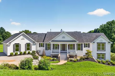 4380 Marion Garden Ln, Florissant, MO 63034