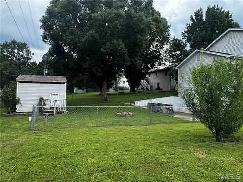 Exterior - 11 W Industrial Dr, Gerald, MO 63037 photo 5 of 5