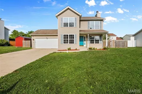 323 Shannon Ln, Belleville, IL 62221