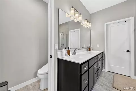 Bath - 809 Upland Loop, O'fallon, MO 63368 photo 3 of 6