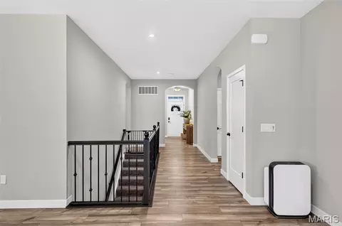 Entry Way - 809 Upland Loop, O'fallon, MO 63368 photo 10 of 11