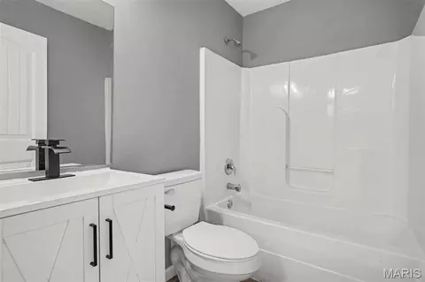 Bath - 6017 Cross Pointe Dr, Cedar Hill, MO 63016 photo 2 of 2