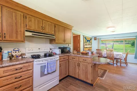 Kitchen - 10160 County Road 8150, Rolla, MO 65401 photo 4 of 5