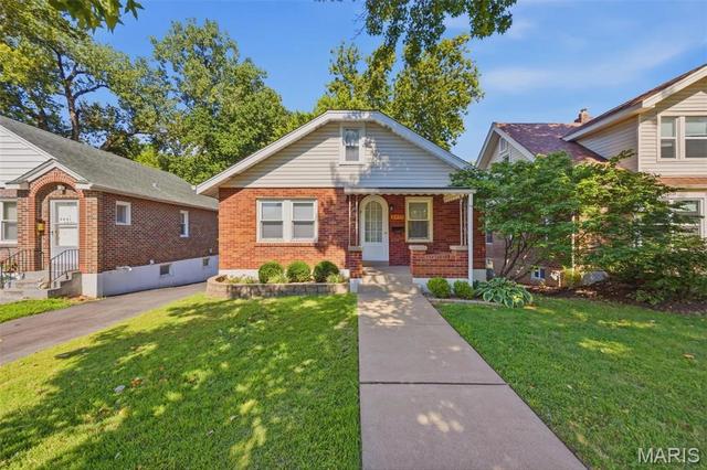 2435 Hartland Ave, Saint Louis, MO 63114