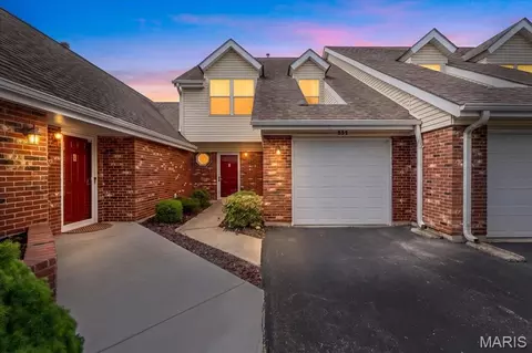 352 Windsor Pl #B, Saint Peters, MO 63376
