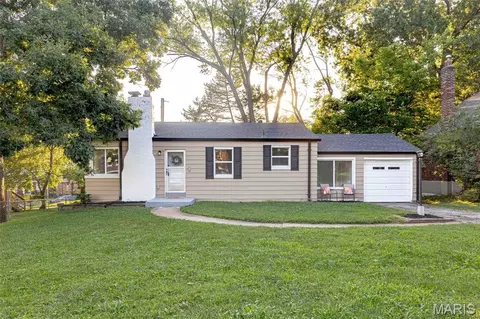 3709 Eminence Blvd, Saint Louis, MO 63114