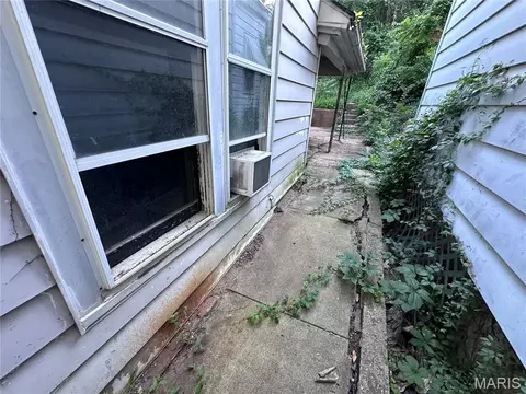 703 Walnut St, Hannibal, MO 63401 photo 3