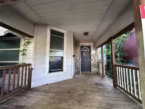 703 Walnut St, Hannibal, MO 63401 photo 2