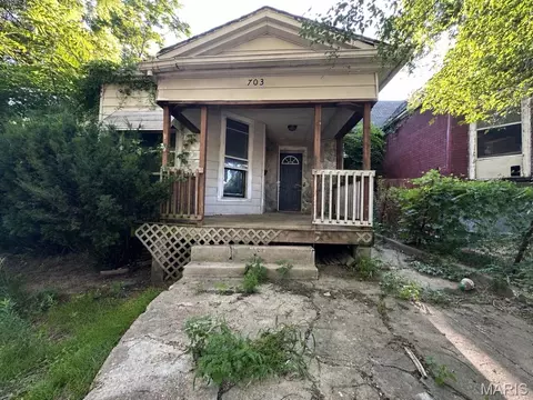703 Walnut St, Hannibal, MO 63401 photo 1