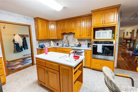 Kitchen - 15655 County Road 5190, Rolla, MO 65401 photo 4 of 5
