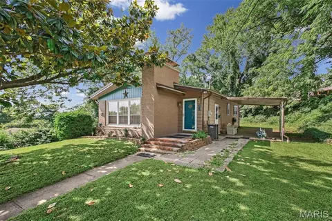 46 Grandview Dr, Collinsville, IL 62234
