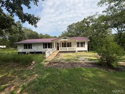 Exterior - 1232 W Springfield Rd, Saint Clair, MO 63077 photo 5 of 6