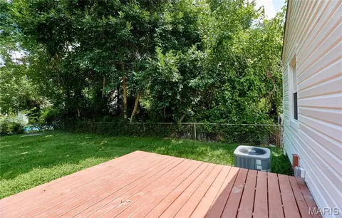 Exterior - 105 Anabel Ave, Ferguson, MO 63135 photo 7 of 9