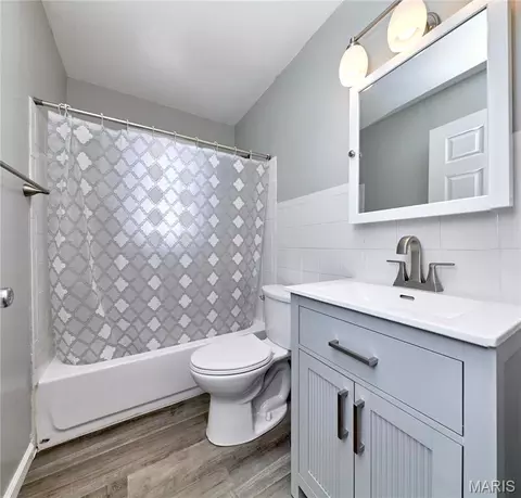 Bath - 105 Anabel Ave, Ferguson, MO 63135 photo 1 of 1