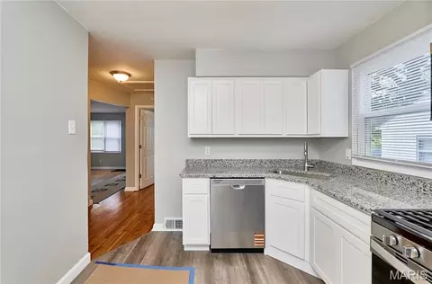 Entry Way - 105 Anabel Ave, Ferguson, MO 63135 photo 1 of 2