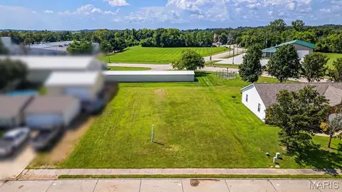 108 E Harrisonville Dr, Valmeyer, IL 62295 photo 3