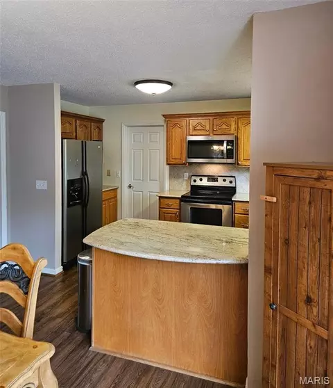 Kitchen - 1946 Kelly Ct, Pacific, MO 63069 photo 2 of 3
