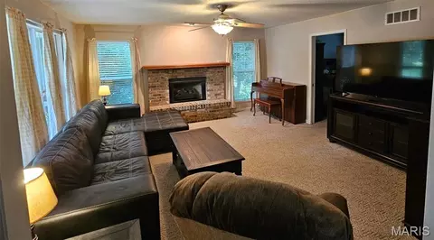 Living - 1946 Kelly Ct, Pacific, MO 63069 photo 1 of 3