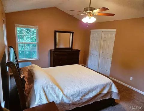 Bedroom - 1946 Kelly Ct, Pacific, MO 63069 photo 2 of 6