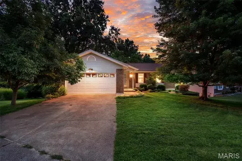 Exterior - 501 Echo Hill Ct, Ballwin, MO 63021 photo 2 of 15