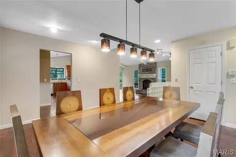 Dining - 501 Echo Hill Ct, Ballwin, MO 63021 photo 2 of 3