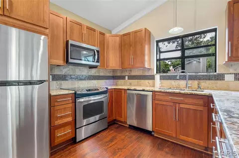 Kitchen - 501 Echo Hill Ct, Ballwin, MO 63021 photo 1 of 4