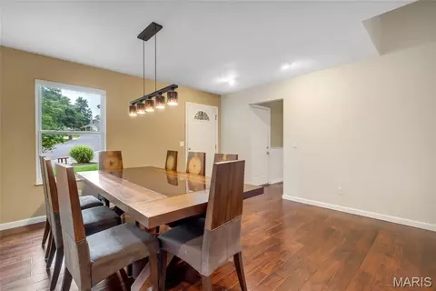 Dining - 501 Echo Hill Ct, Ballwin, MO 63021 photo 3 of 3