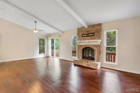 Living - 501 Echo Hill Ct, Ballwin, MO 63021 photo 1 of 4