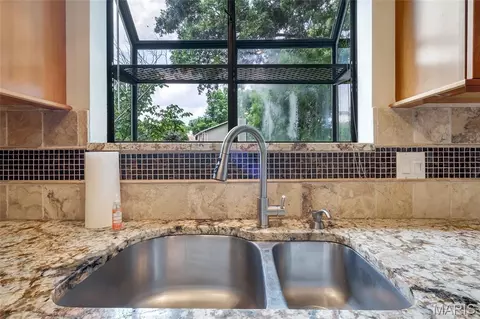 Kitchen - 501 Echo Hill Ct, Ballwin, MO 63021 photo 2 of 4