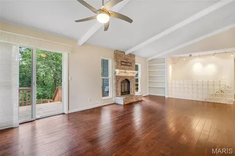 Living - 501 Echo Hill Ct, Ballwin, MO 63021 photo 4 of 4