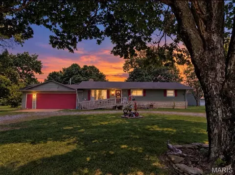1146 Tower Rd, Lebanon, MO 65536