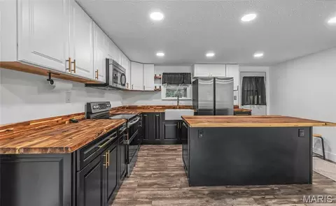 Kitchen - 388 Walls Ford Rd, Saint Clair, MO 63077 photo 1 of 3