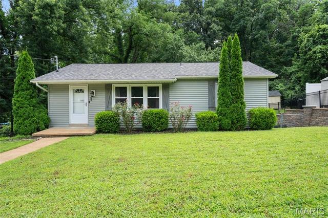 54 Boyd Ave, Valley Park, MO 63088