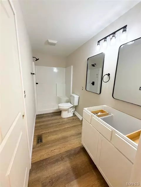 Bath - 207 Willow Dr, Gerald, MO 63037 photo 1 of 2
