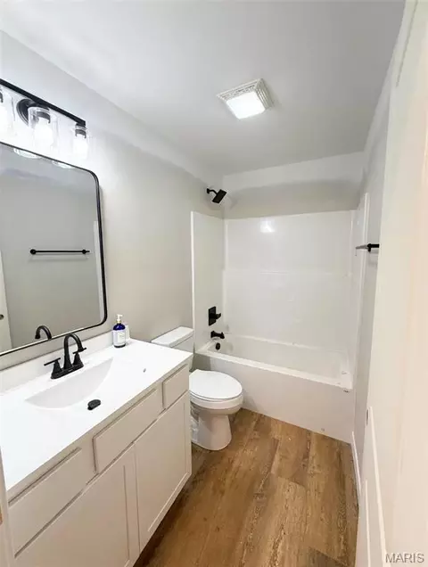 Bath - 207 Willow Dr, Gerald, MO 63037 photo 2 of 2