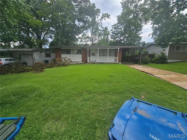 10223 Reba Dr, Saint Louis, MO 63136