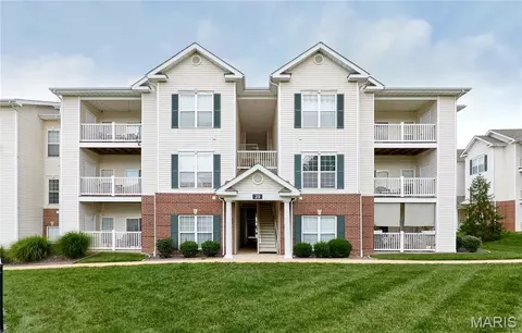 29 Kassebaum Ln #307, Saint Louis, MO 63129