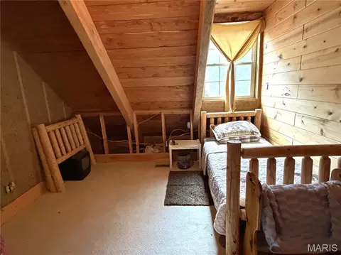 Bedroom - 10231 Old 8 D, Mineral Point, MO 63660 photo 3 of 3