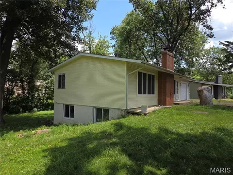 208 E Madison St, O'fallon, IL 62269 photo 3
