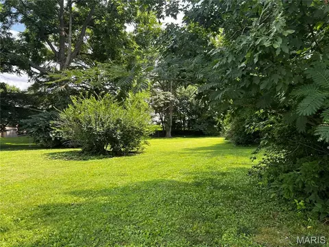 Exterior - 404 S Main St, Waterloo, IL 62298 photo 5 of 9