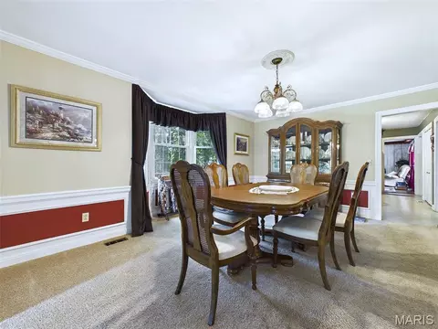 Dining - 22 Frontenac Pl, Godfrey, IL 62035 photo 3 of 3