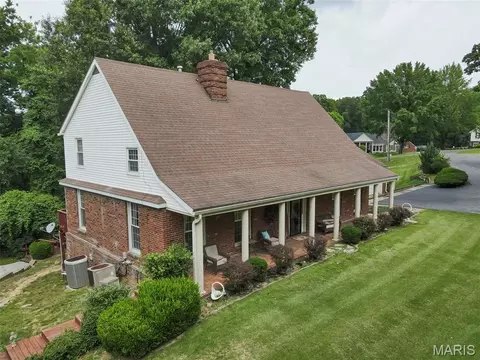 Exterior - 22 Frontenac Pl, Godfrey, IL 62035 photo 4 of 5