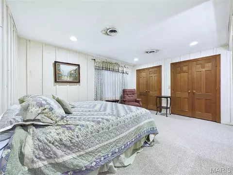 Bedroom - 22 Frontenac Pl, Godfrey, IL 62035 photo 6 of 7