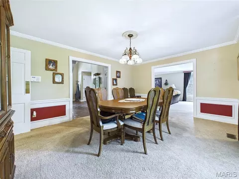 Dining - 22 Frontenac Pl, Godfrey, IL 62035 photo 2 of 3