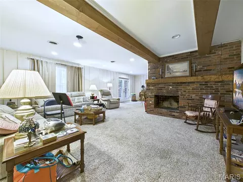 Living - 22 Frontenac Pl, Godfrey, IL 62035 photo 5 of 6
