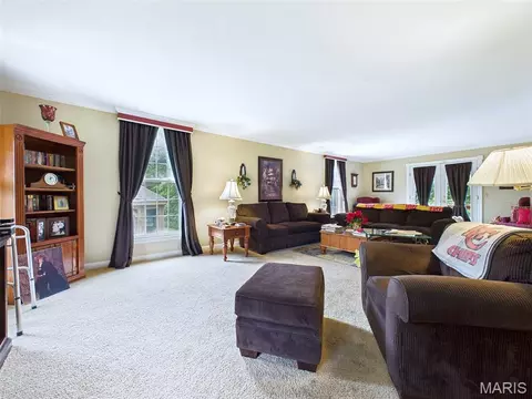 Living - 22 Frontenac Pl, Godfrey, IL 62035 photo 2 of 6