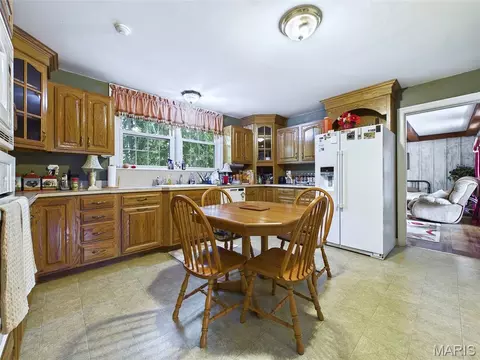 Kitchen - 22 Frontenac Pl, Godfrey, IL 62035 photo 2 of 2